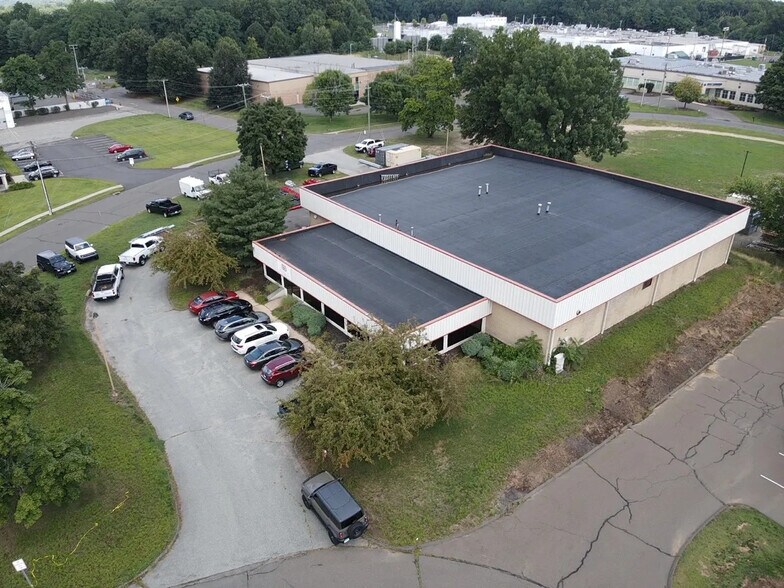 More Photos Of 101 Bidwell Rd, South Windsor Warehouse For Lease