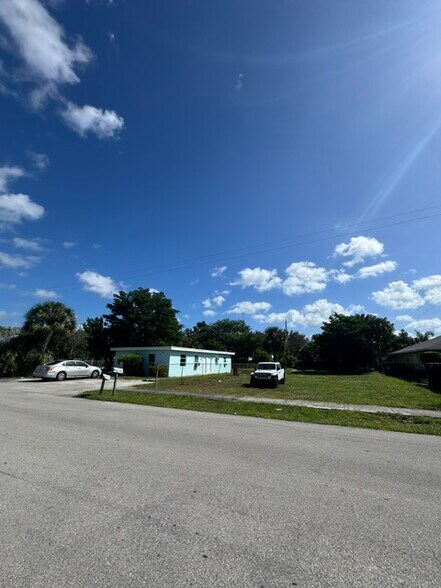 More Photos Of 39 SW 6th Ave, Delray Beach Apartments For Sale
