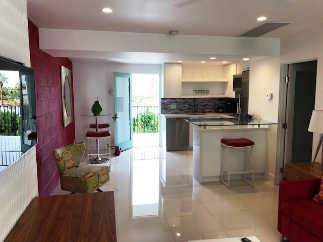 More Photos Of 560-562 S Indian Canyon Dr, Palm Springs Storefront Retail Office For Sale