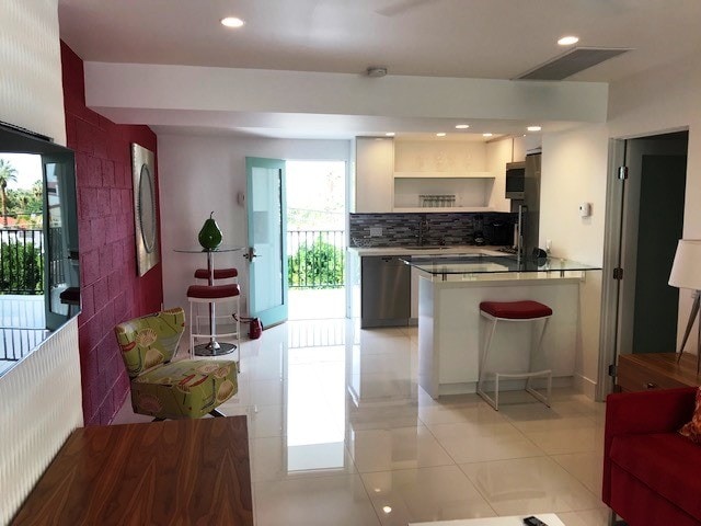 More Photos Of 560-562 S Indian Canyon Dr, Palm Springs Storefront Retail Residential For Lease