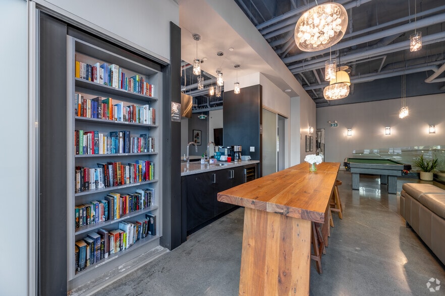 More Photos Of 100 Bond St E, Oshawa Apartments For Lease