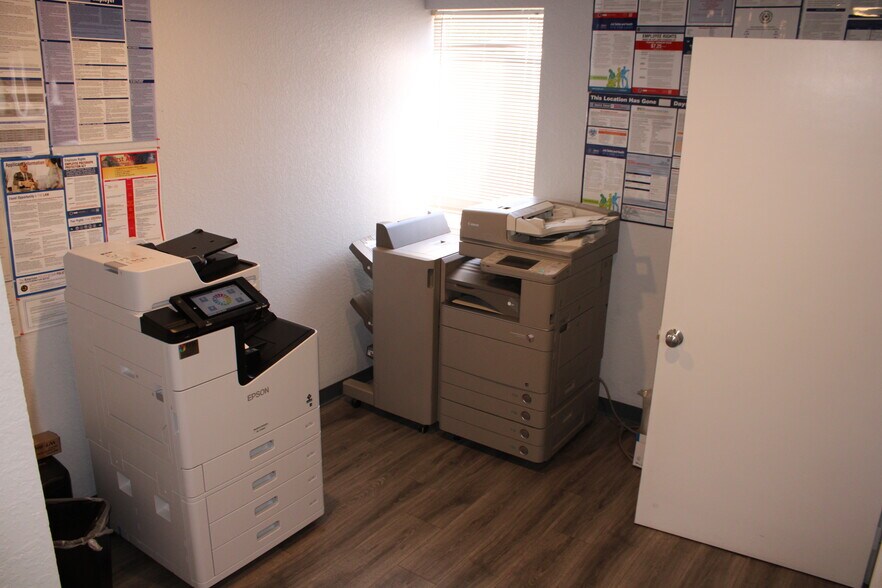 More Photos Of 706 Springdale Rd, Bedford Office For Sale