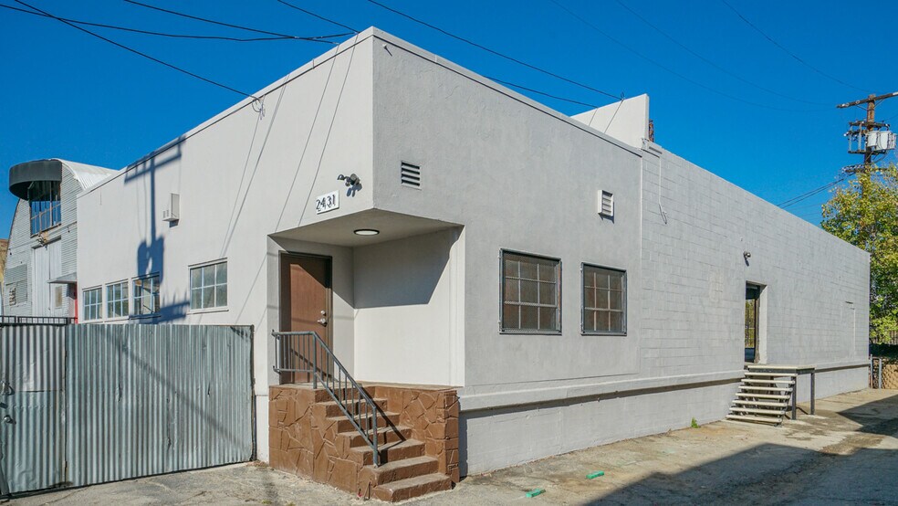 More Photos Of 2431 Eads St, Los Angeles Warehouse For Lease