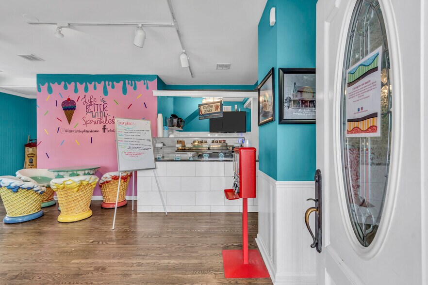 More Photos Of 59 N Main St, Manahawkin Freestanding For Sale