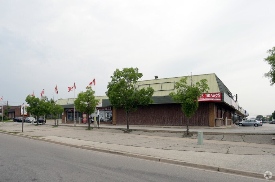 More Photos Of 1855-1911 Dundas St E, Mississauga Freestanding For Lease