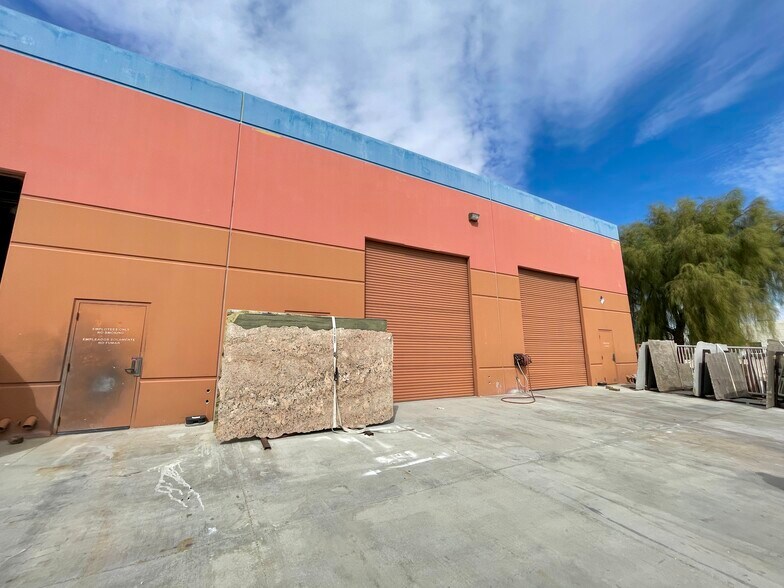 More Photos Of 72091 Woburn Ct, Thousand Palms Showroom For Lease