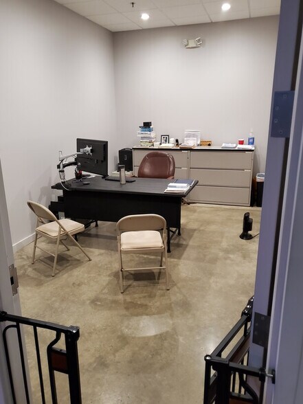 More Photos Of 4312 Republic Ct, Concord Warehouse For Lease