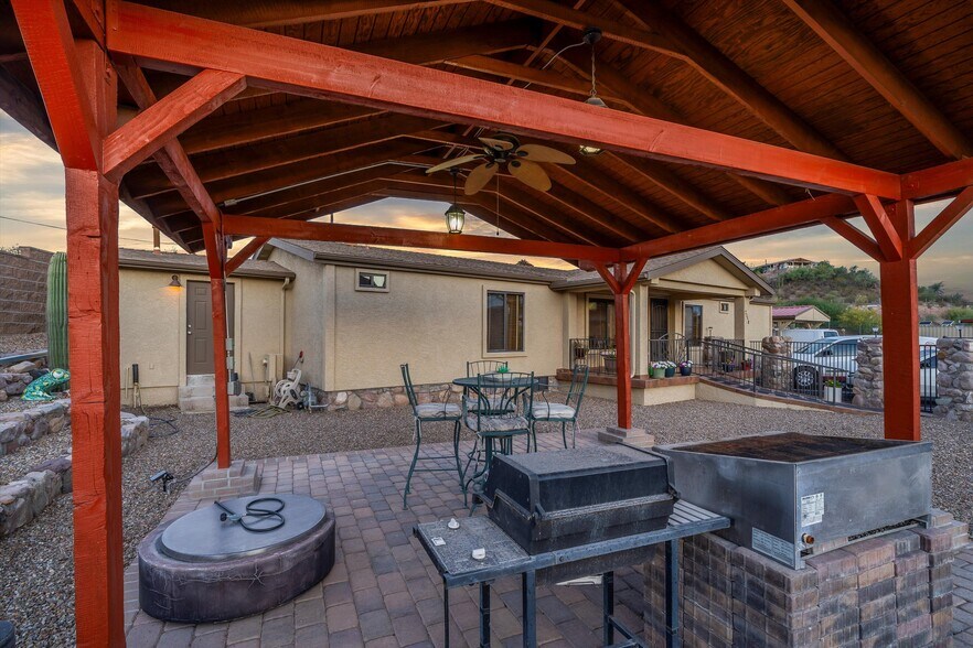 More Photos Of 706 N Old Hwy 77, Mammoth Restaurant For Sale