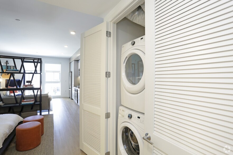 More Photos Of 1501 Island Ave, San Diego Apartments For Lease