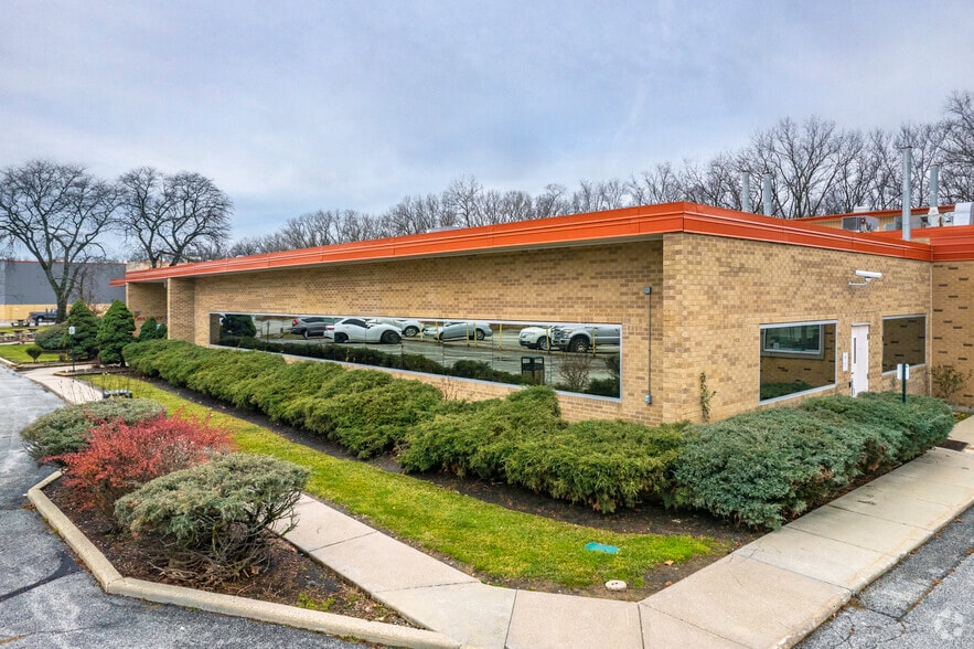 More Photos Of 6451 Main St, Morton Grove Manufacturing For Lease