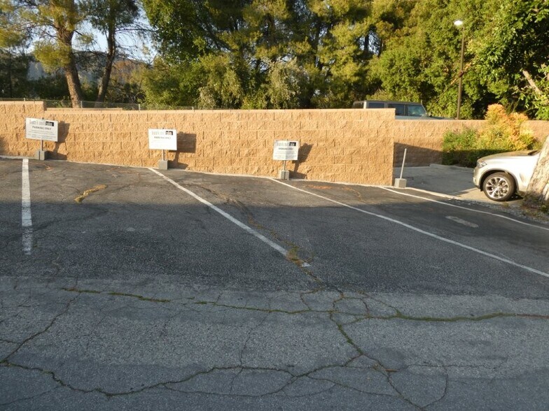 More Photos Of 1101 Foothill Blvd, La Cañada Flintridge Storefront For Lease