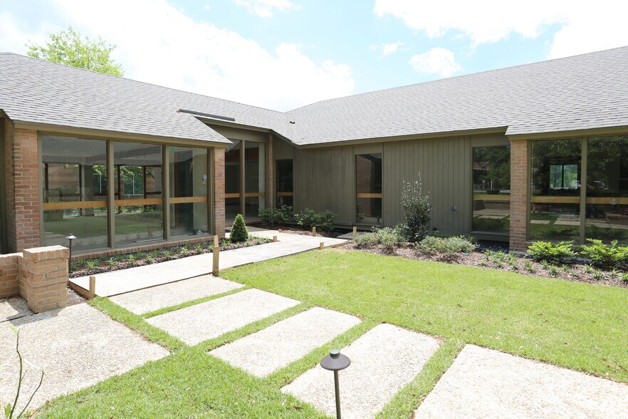 More Photos Of 7330 Highland Rd, Baton Rouge Coworking Space