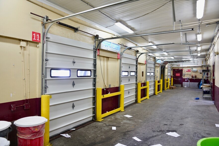 More Photos Of 635 Kingsbridge Rd, Carrollton Distribution For Lease