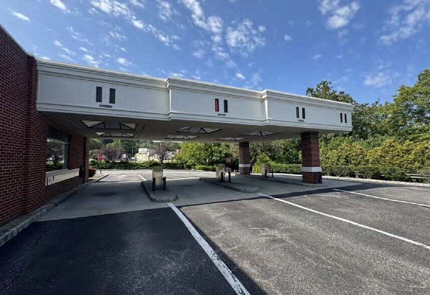 More Photos Of 101 Lancaster Ave, Malvern Bank For Lease