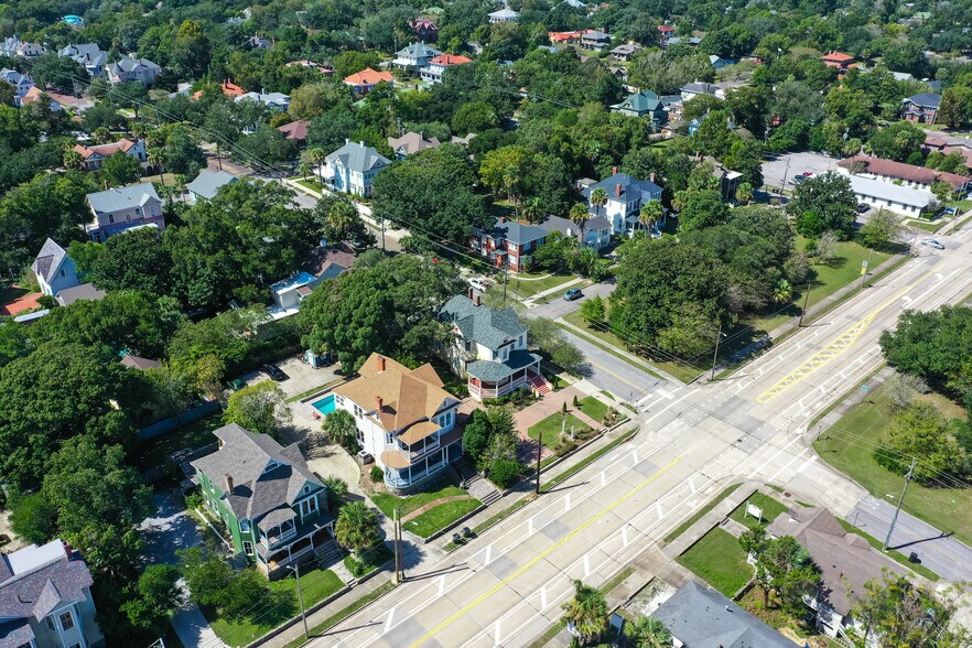 More Photos Of 921 N Palafox St, Pensacola Office For Sale