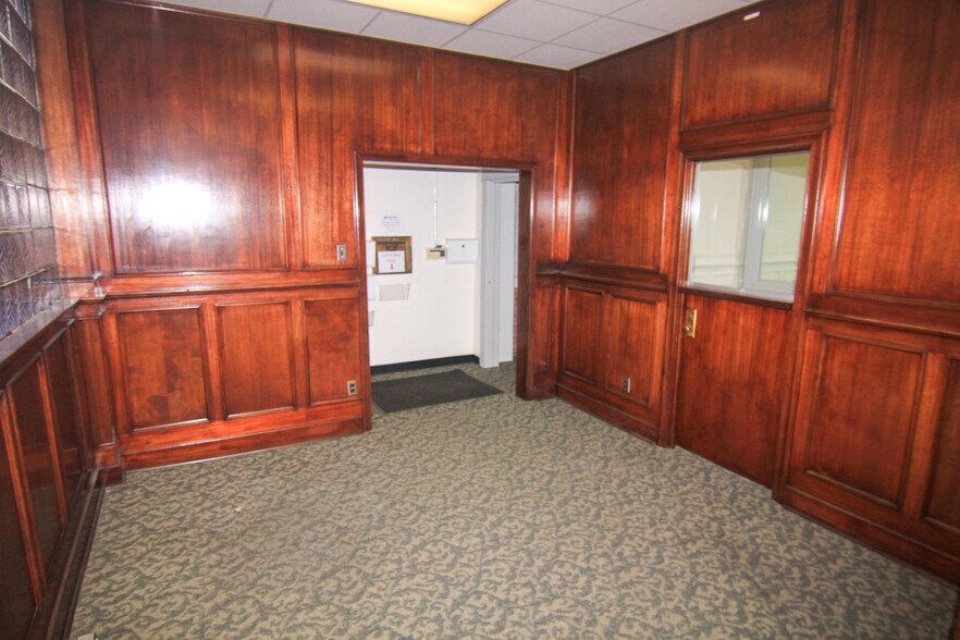 More Photos Of 50 Clay St, Morgantown Office Residential For Lease