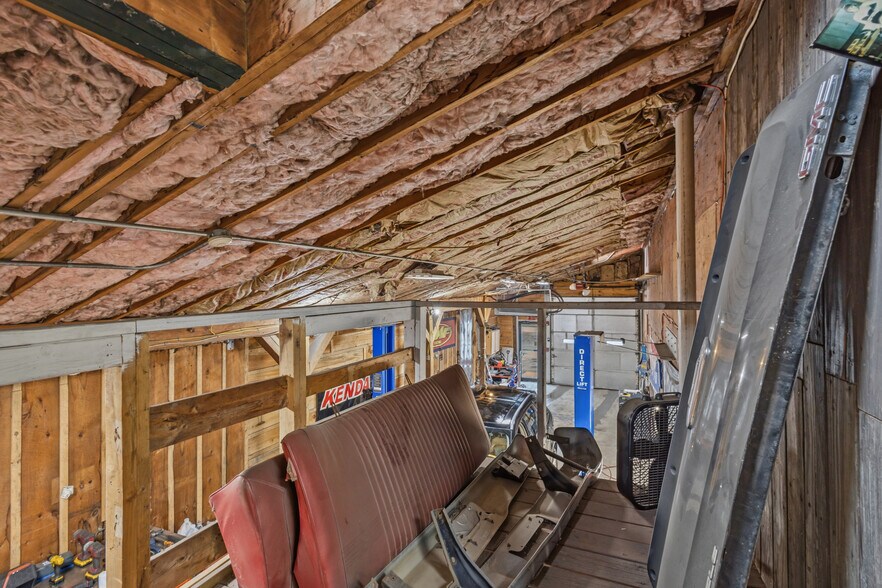 More Photos Of 1973 Victory Hwy, Glendale General Retail For Sale