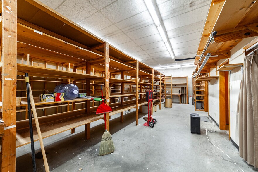 More Photos Of 500 W Reed St, Moberly Storefront For Lease