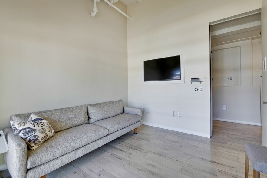 More Photos Of 4966 El Camino Real, Los Altos Office For Sale