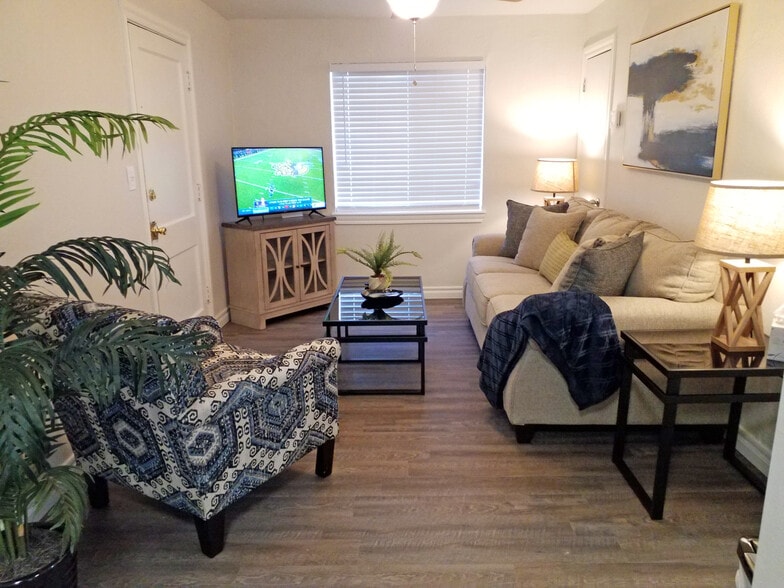 More Photos Of 1712 NW 17th St, Oklahoma City Apartments For Sale