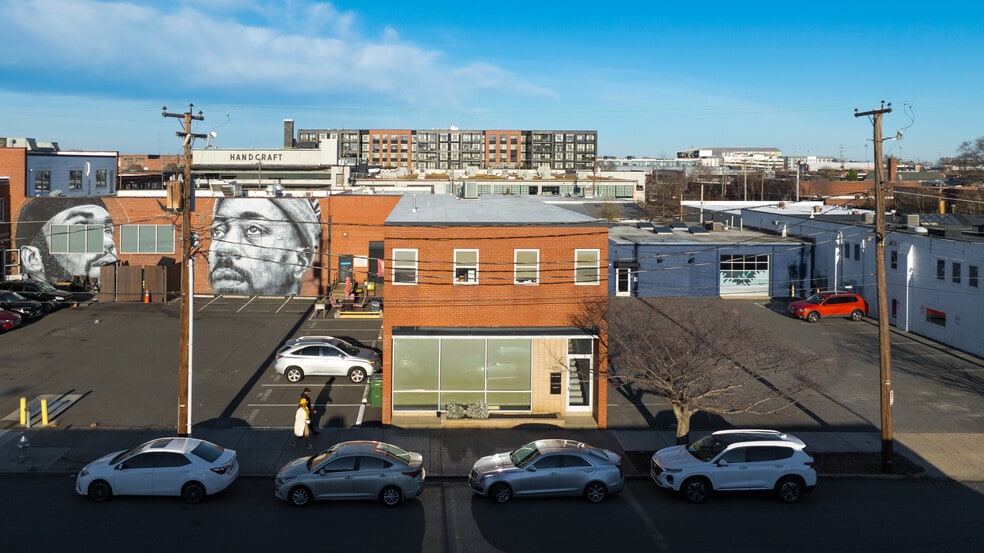 More Photos Of 3310 W Clay St, Richmond Showroom For Lease