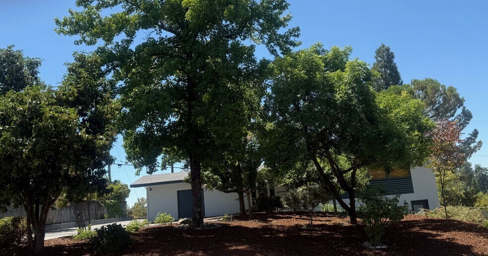 Primary Photo Of 111 Margaret Ln, Grass Valley Office For Sale