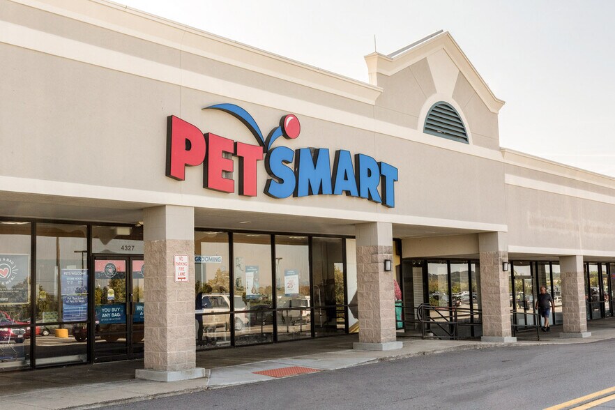 More Photos Of 4276 Lakeville Rd, Geneseo Unknown For Lease