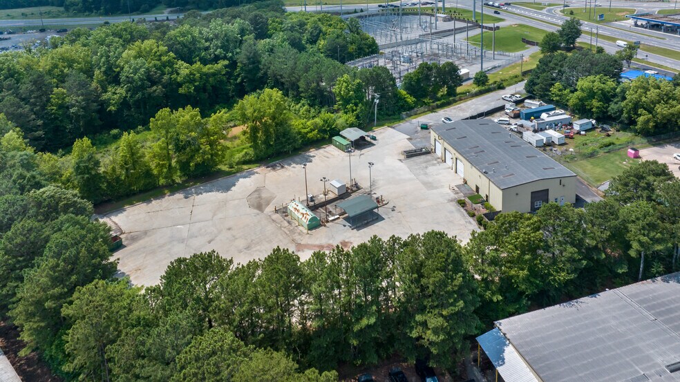 More Photos Of 774 McFarland Pky, Alpharetta Warehouse For Lease
