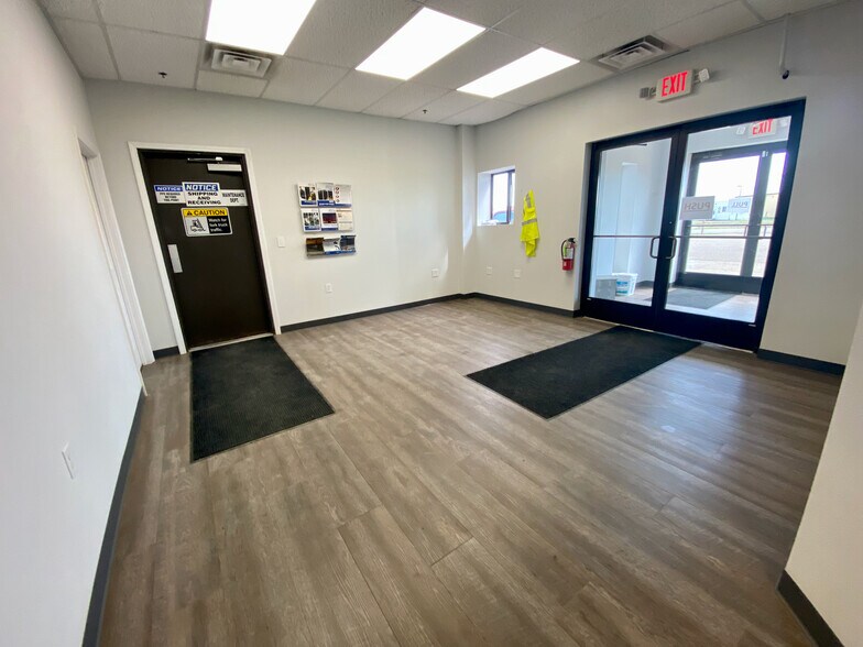 More Photos Of 603 Well St, Williston Warehouse For Sale