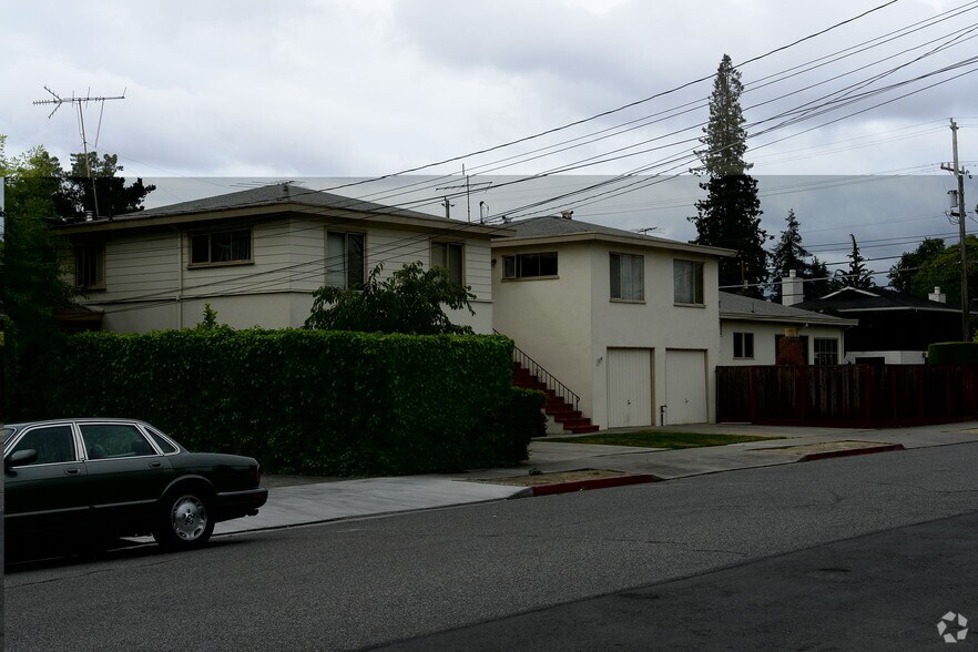 More Photos Of 830 University Dr, Menlo Park Apartments For Sale