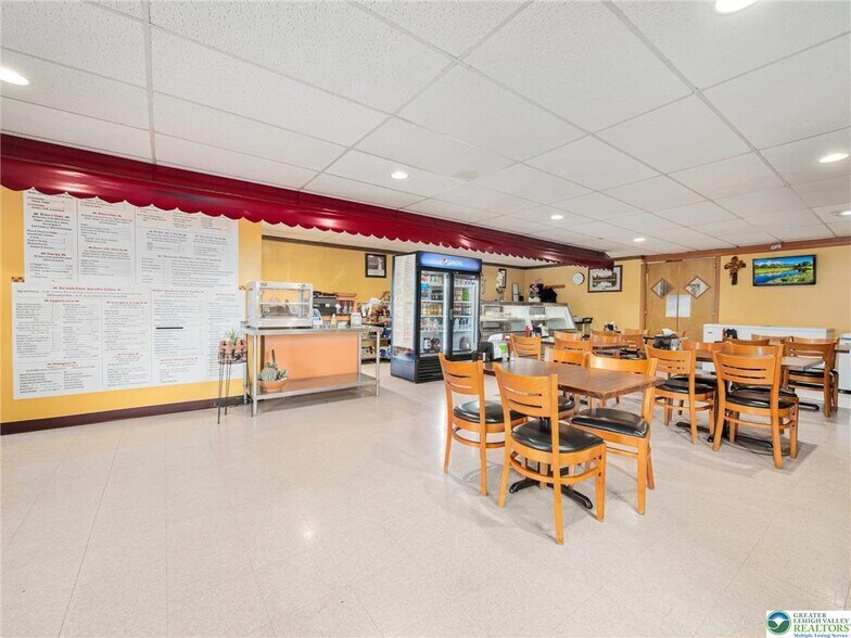 More Photos Of 1463 Limeport Pike, Coopersburg Restaurant For Sale