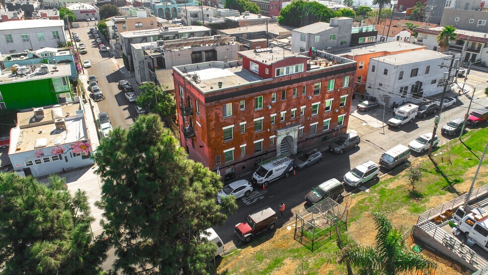 More Photos Of 120 Westminster Ave, Venice Apartments For Sale