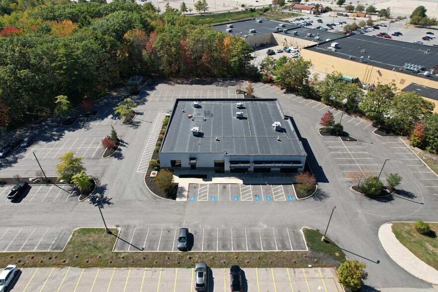 More Photos Of 264 Gorham Rd, South Portland General Retail For Lease