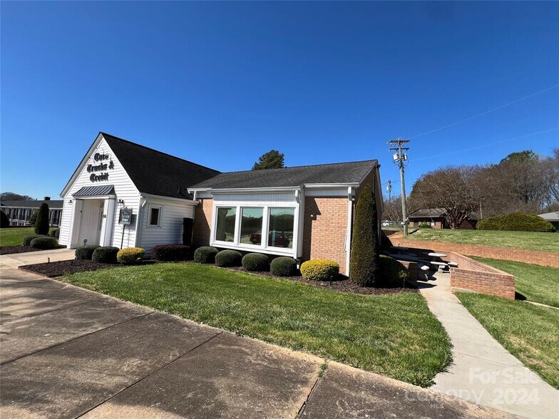 More Photos Of 604 Clark Dr, Lincolnton General Retail For Sale