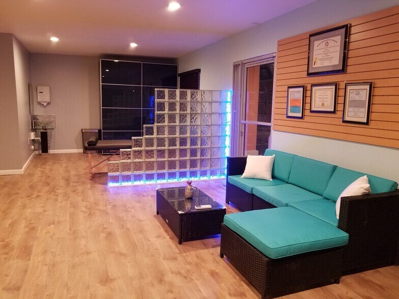 More Photos Of 9121 Garden Grove Blvd, Garden Grove General Retail For Lease