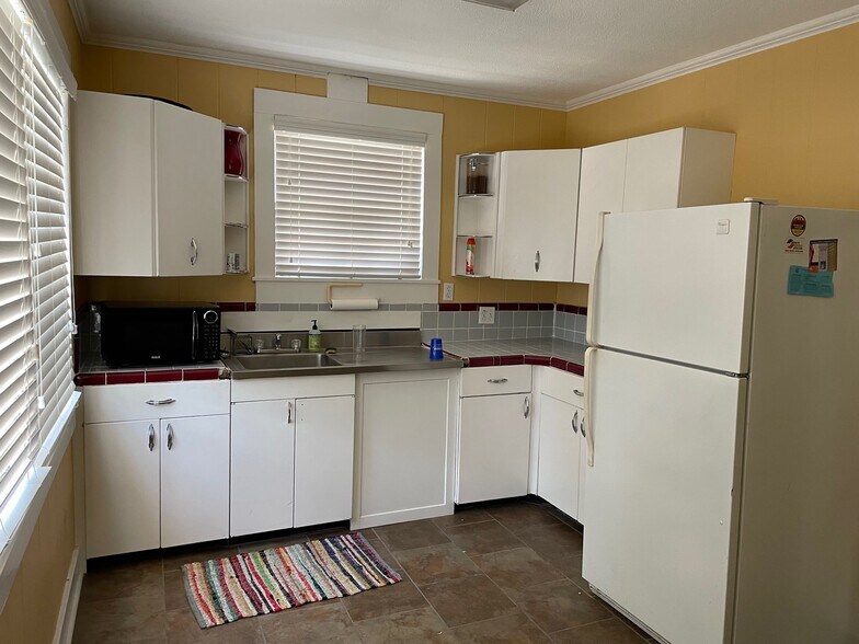 More Photos Of 2019 Government St, Baton Rouge Office For Lease