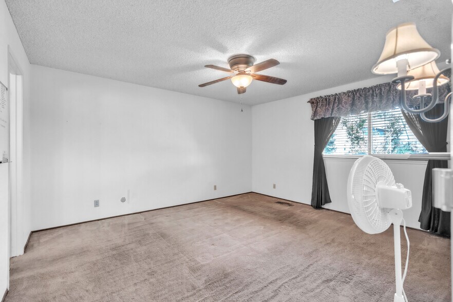 More Photos Of 7028 26th St, Rio Linda Industrial For Sale