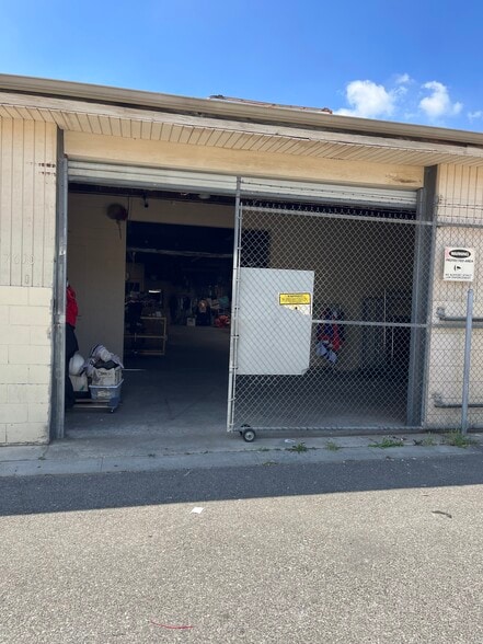 More Photos Of 7610 San Fernando Rd, Sun Valley Warehouse For Sale