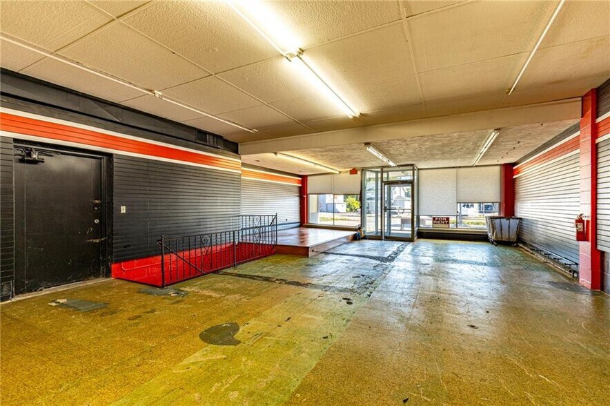 More Photos Of 2195 Monroe Ave, Rochester Freestanding For Sale