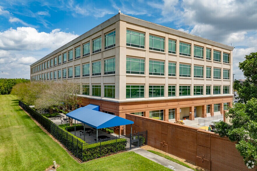 More Photos Of 3620 Queen Palm Dr, Tampa Loft Creative Space For Lease