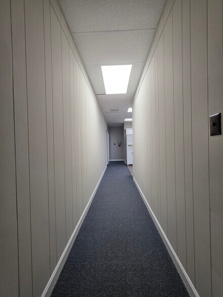 More Photos Of 404 St Andrews Dr, Greenville Office For Lease