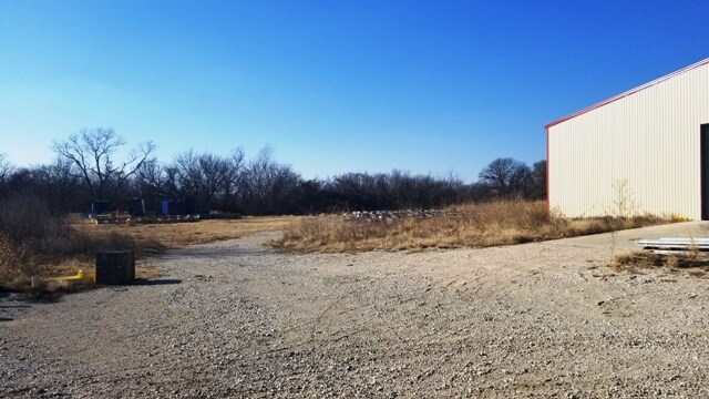 More Photos Of 1750 US-77, Davis Manufacturing For Lease