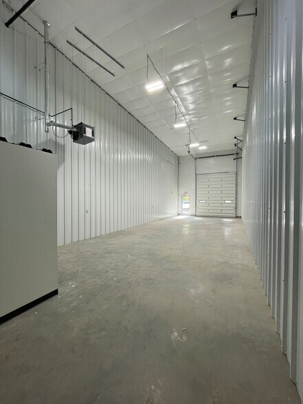 More Photos Of 100 South Satellite Road, South Windsor Flex For Lease