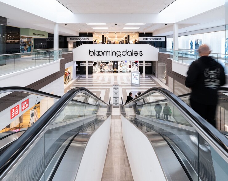 More Photos Of 1400 Willowbrook Mall, Wayne Unknown For Lease