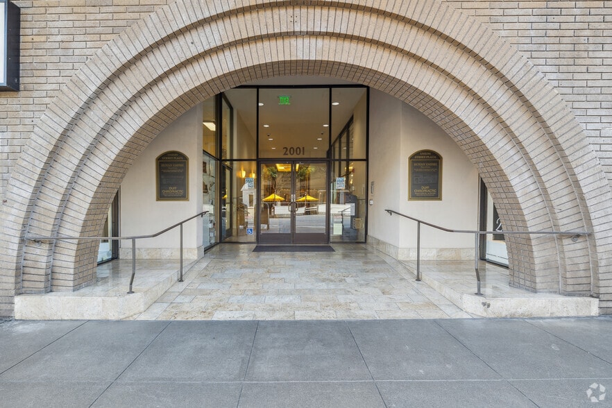 More Photos Of 2001 Union St, San Francisco Office For Lease