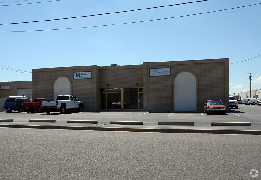 Primary Photo Of 3431-3433 W Clarendon Ave, Phoenix Service For Lease