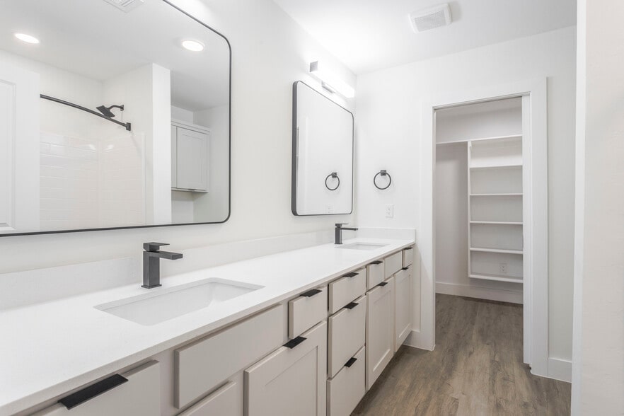 More Photos Of 11501 N Oklahoma Ave, Oklahoma City Apartments For Sale
