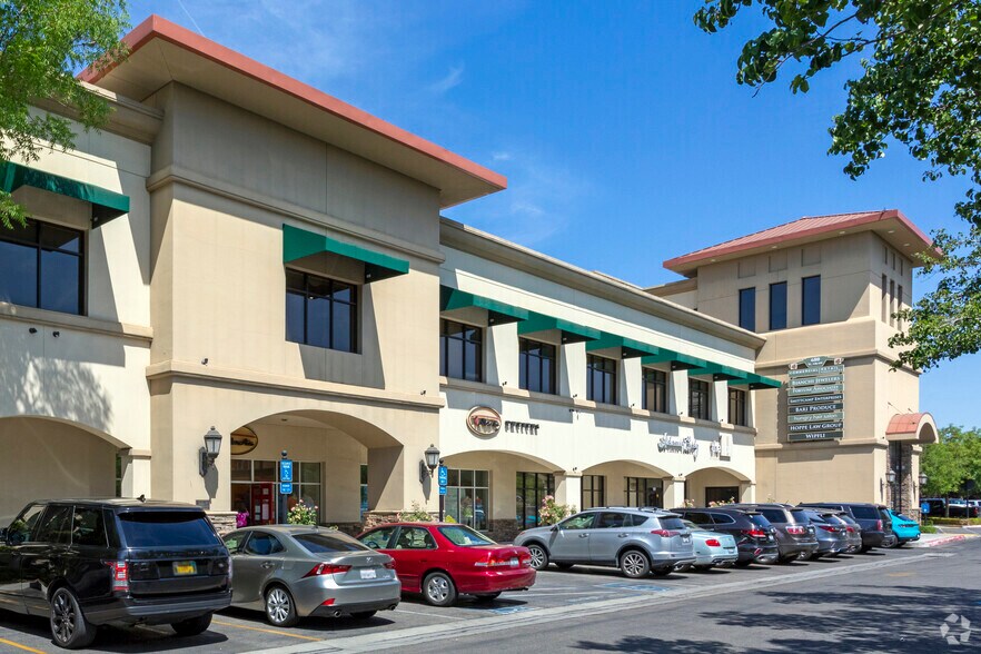 More Photos Of 680 W Shaw Ave, Fresno General Retail For Lease