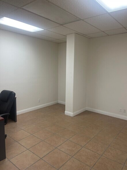 More Photos Of 1006 Aultman St, Ely Office For Sale