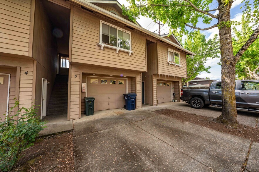 More Photos Of 124 S 63rd St, Springfield Apartments For Sale